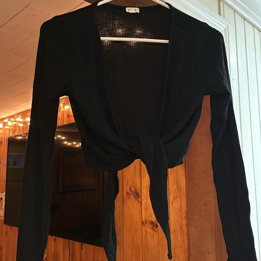 Crop tie garage top